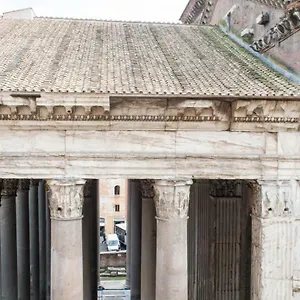  Holiday home Luxurious Loft Facing The Pantheon Italy